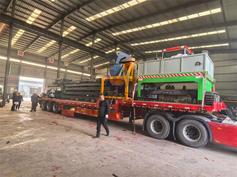 年产5万吨有机肥生产设备发货现场