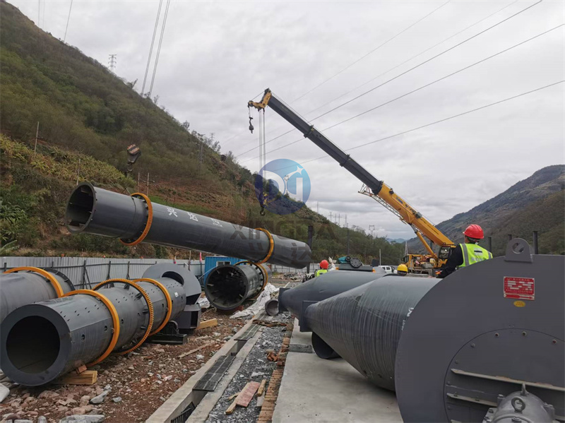 颗粒有机肥生产线设备卸货现场